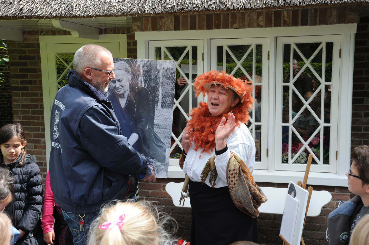 Elisabeth en de dieren (op Kasteel Amerongen)